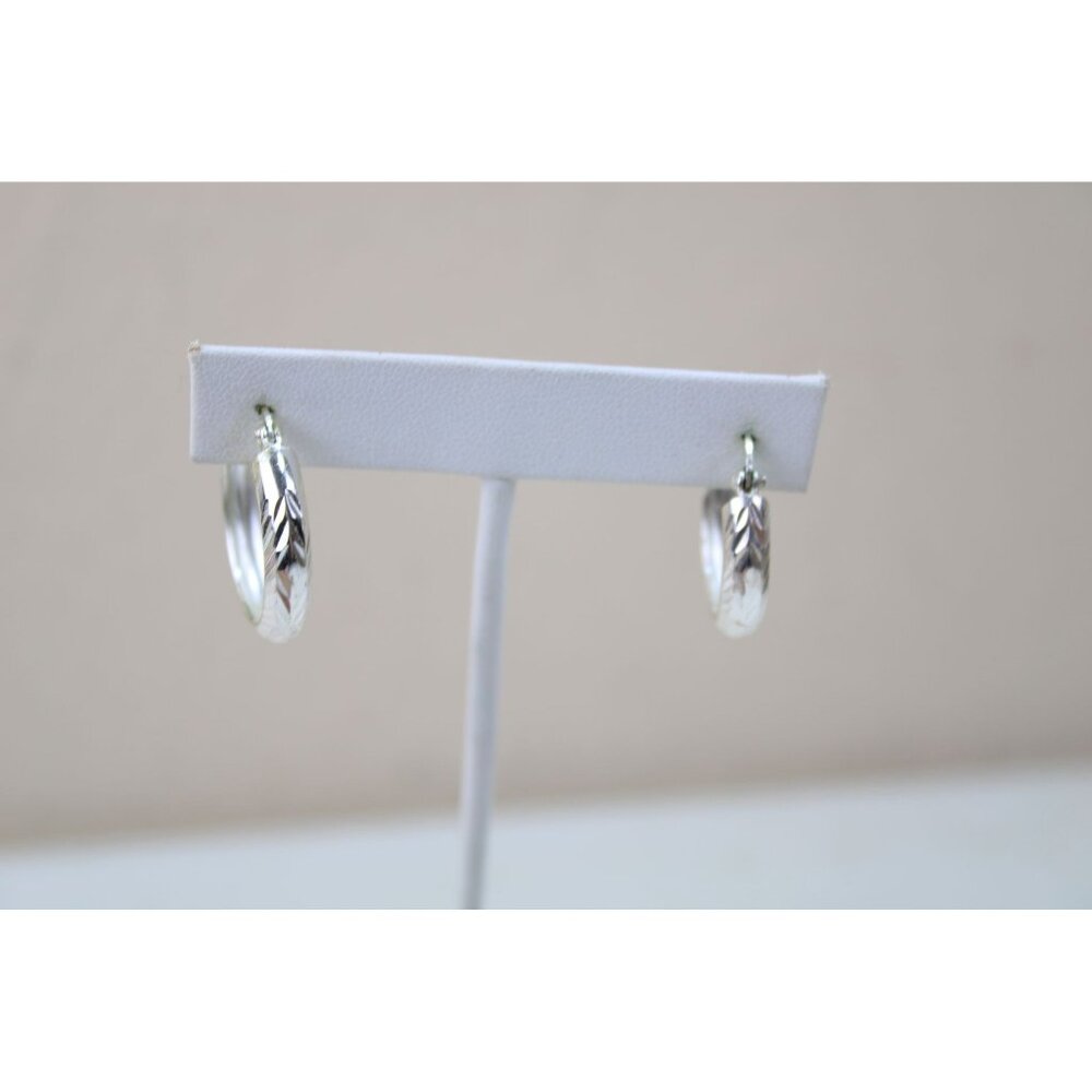 Pierced Earrings Hoops Silvertone Silver Tone Vintage 93442 - Picture 6 of 7